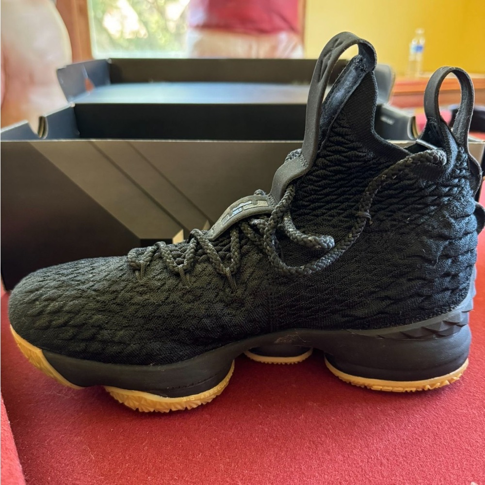 NIKE LeBron 15 XV Basketball Shoes Black Metallic Gold